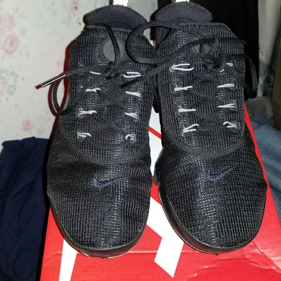 Sneakers - Picture 3 of 4